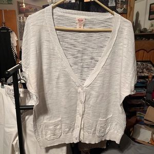 Short sleeve sweaters